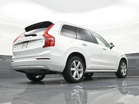 Used 2022 Volvo XC90 T5 Momentum FWD image 27