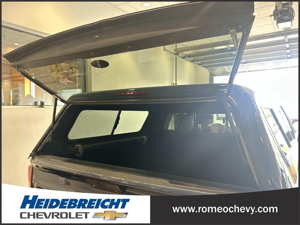 Certified 2022 Chevrolet Silverado 1500 LT w/ Convenience Package II AWD/4WD image 15