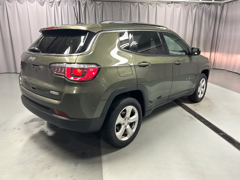 Used 2019 Jeep Compass Latitude w/ Cold Weather Group AWD/4WD image 7