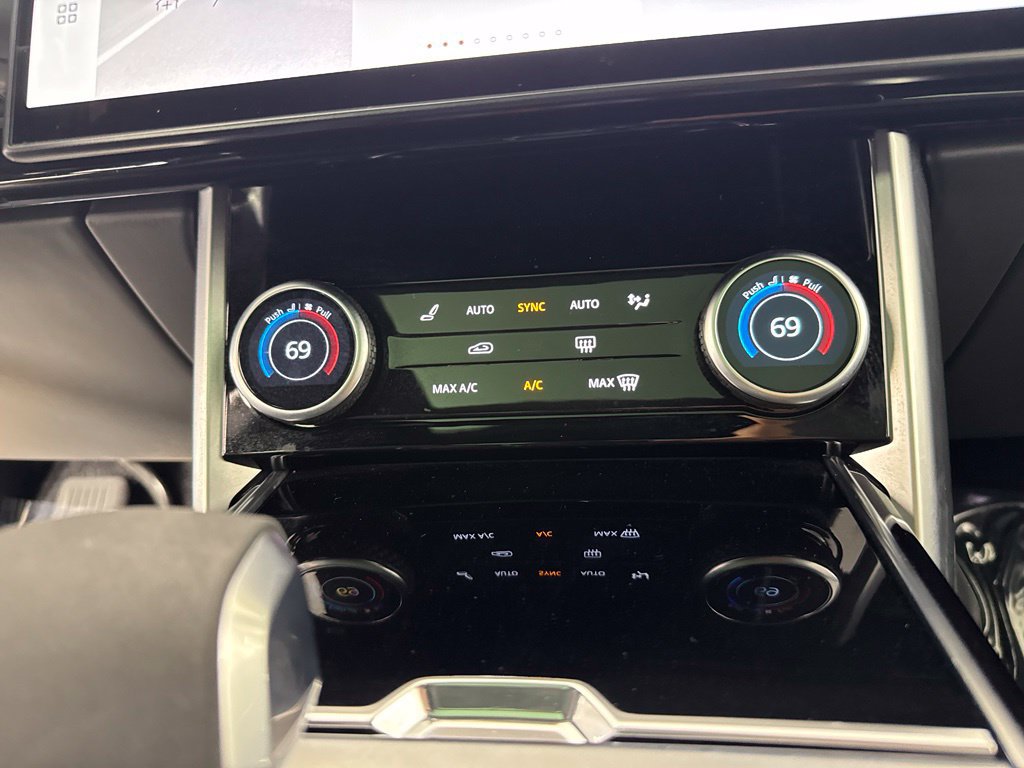 Certified 2023 Land Rover Range Rover SE AWD/4WD image 25