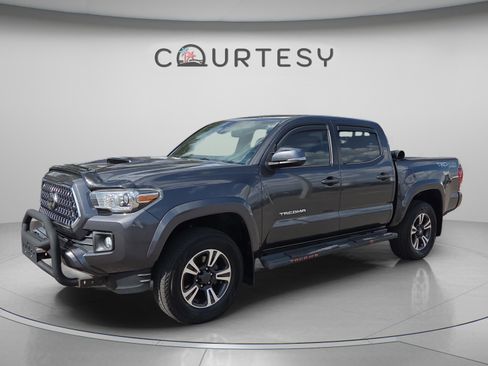 Used 2019 Toyota Tacoma TRD Sport AWD/4WD image 1