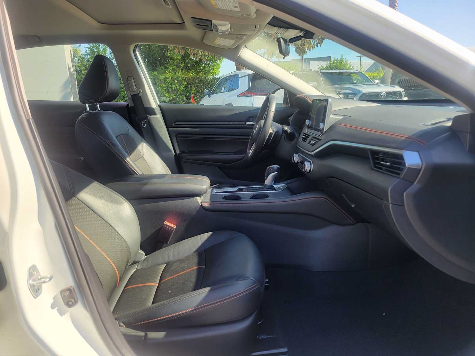 Used 2022 Nissan Altima 2.5 SR w/ Midnight Edition Package FWD image 10