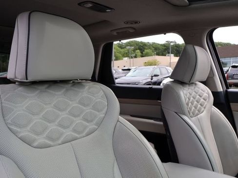 Used 2022 Hyundai Palisade Limited AWD/4WD image 18