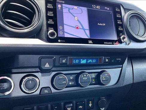 Used 2022 Toyota Tacoma TRD Off-Road w/ TRD Premium Off Road Package AWD/4WD image 14