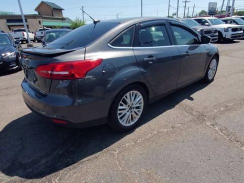 Used 2016 Ford Focus Titanium FWD image 8