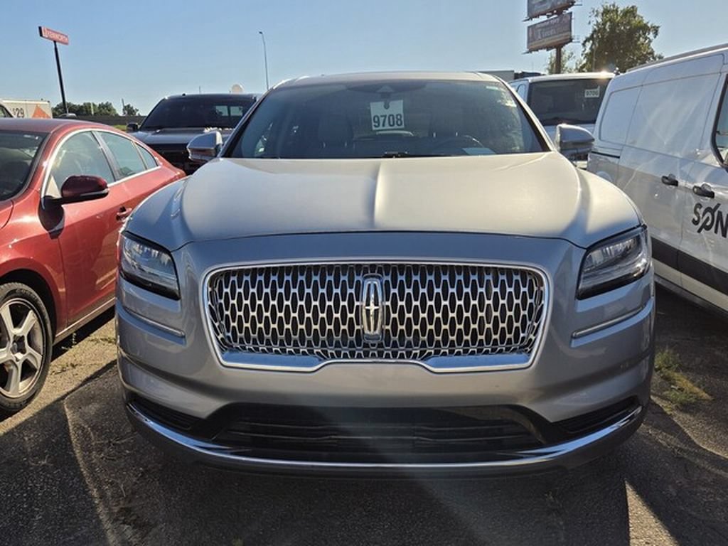 Used 2023 Lincoln Nautilus Reserve w/ Cargo Utility Package AWD/4WD image 2