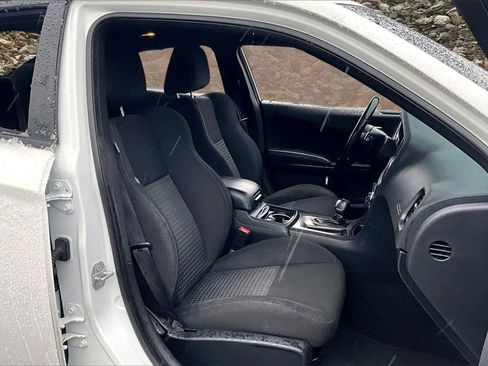 Used 2022 Dodge Charger R/T w/ Blacktop Package image 7