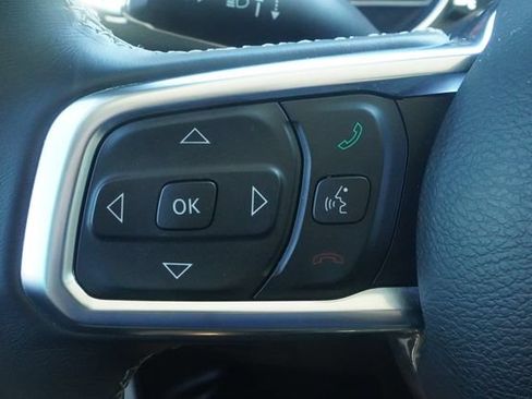 Used 2018 Jeep Wrangler Unlimited Sahara AWD/4WD image 31