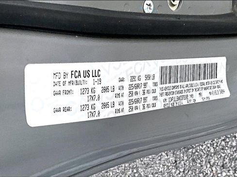 Used 2019 Jeep Cherokee Latitude Plus w/ Cold Weather Group image 31