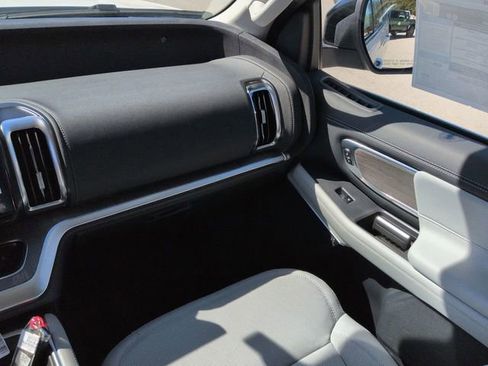 New 2025 Ford Expedition Max Platinum w/ Platinum Ultimate Package image 17