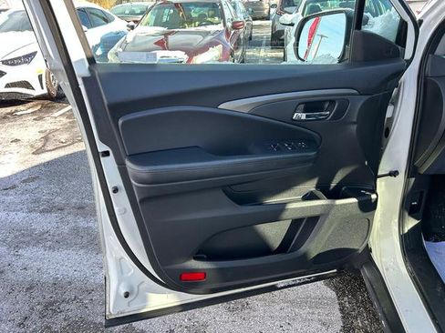 Used 2019 Honda Pilot EX image 10