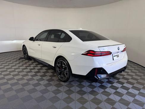 Used 2024 BMW i5 eDrive40i w/ M Sport Package image 3