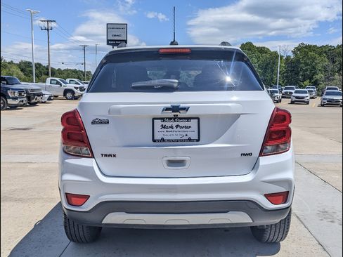 Used 2021 Chevrolet Trax LT w/ Redline Edition AWD/4WD image 10