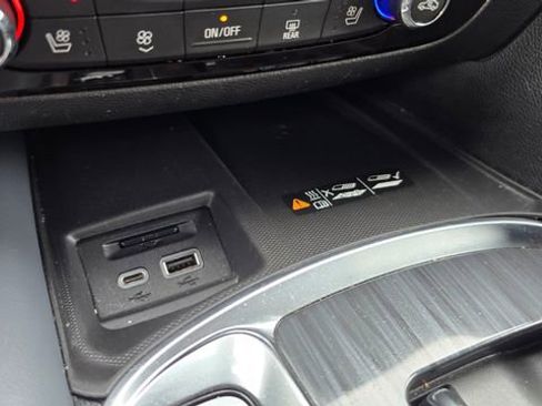 Used 2024 Buick Enclave Premium image 22