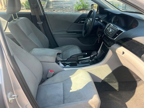 Used 2017 Honda Accord LX image 14