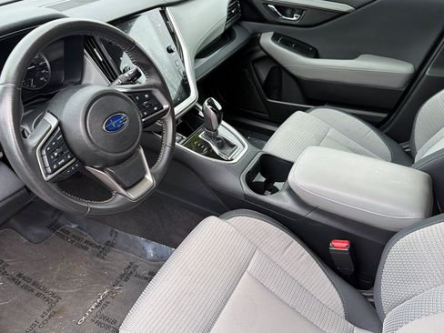 Used 2025 Subaru Outback Premium AWD/4WD image 12