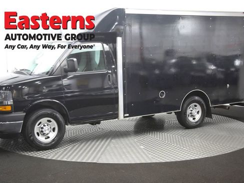 Used 2017 Chevrolet Express 3500 RWD image 54