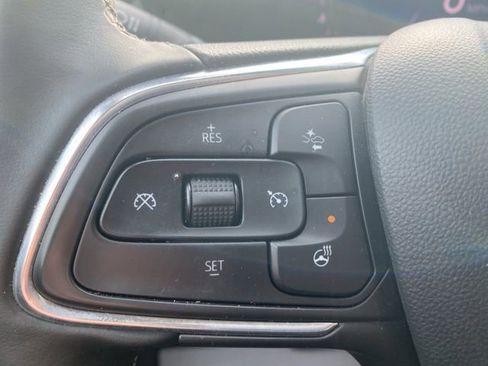 Used 2025 Buick Encore GX Avenir w/ Avenir Technology Package image 9