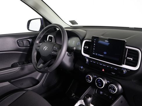 Certified 2025 Hyundai Venue Limited image 26