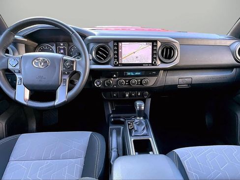 Used 2022 Toyota Tacoma TRD Sport AWD/4WD image 15