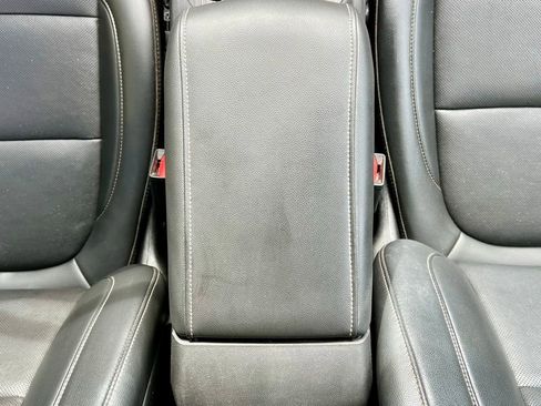 Used 2023 GMC Acadia SLT image 33