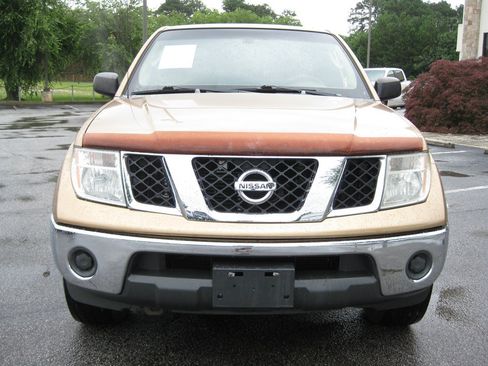 Used 2005 Nissan Frontier SE w/ (P01) Power Pkg RWD image 2