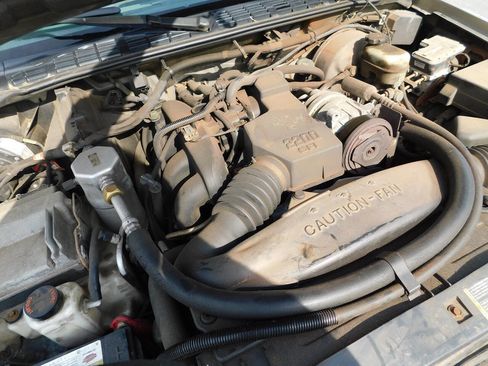 Used 2000 Chevrolet S10 Pickup LS w/ Preferred Equipment Group RWD image 32