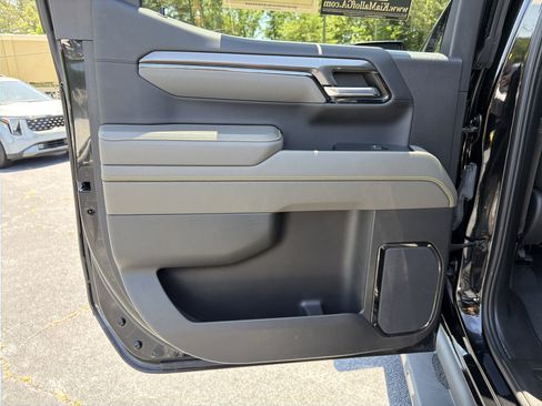 Used 2023 Chevrolet Silverado 1500 ZR2 w/ Technology Package AWD/4WD image 19