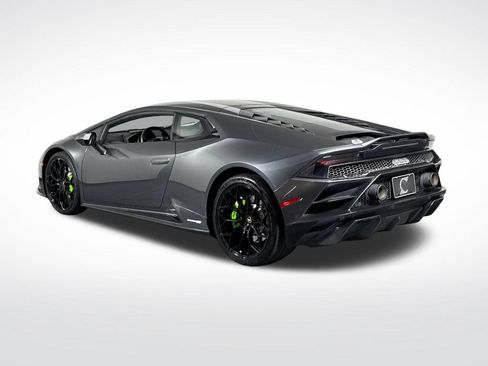 Used 2021 Lamborghini Huracan EVO RWD image 3