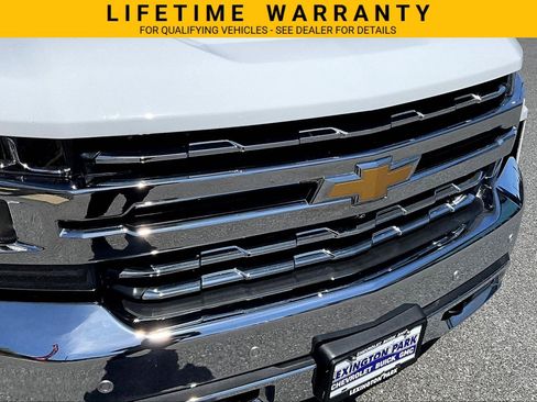 Used 2022 Chevrolet Silverado 1500 LTZ w/ LTZ Premium Package AWD/4WD image 32