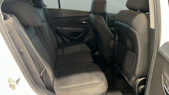 Used 2019 Chevrolet Trax LS w/ Fleet Convenience Package AWD/4WD image 17