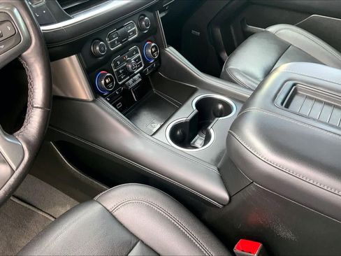 Used 2022 Chevrolet Tahoe LT w/ Luxury Package image 16