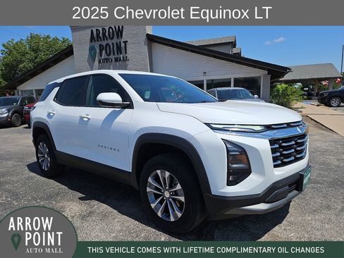 Used 2025 Chevrolet Equinox LT FWD image 1