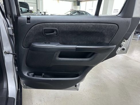 Used 2005 Honda CR-V LX image 14