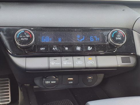 Certified 2025 Hyundai Elantra Sport image 10