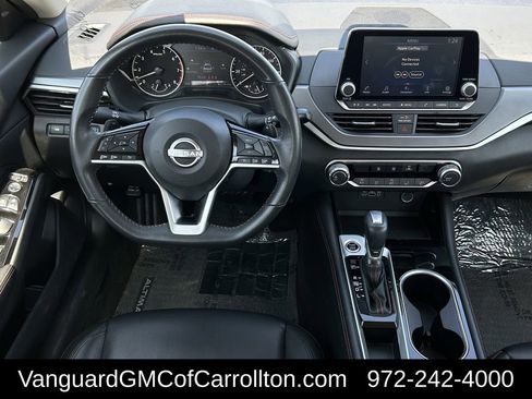 Used 2024 Nissan Altima 2.5 SR FWD image 11
