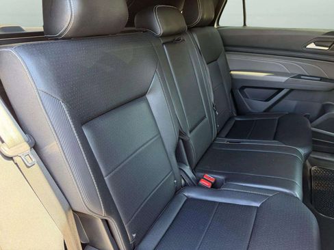 Used 2021 Volkswagen Atlas Cross Sport SE image 25