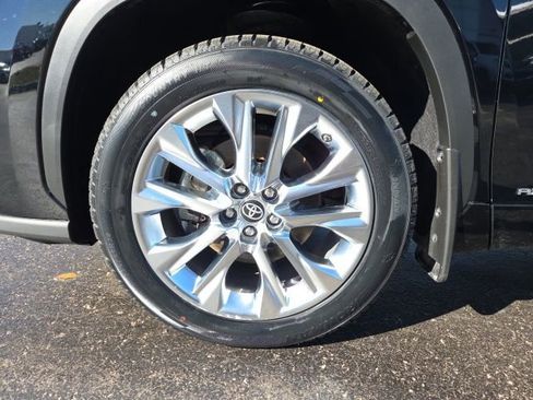 Used 2023 Toyota Highlander Limited image 28