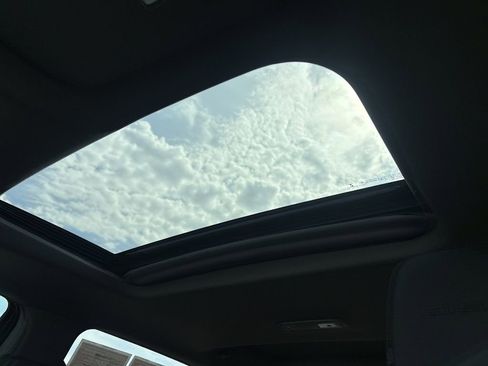 Used 2023 GMC Sierra 2500 Denali w/ Denali Black Diamond Edition image 20