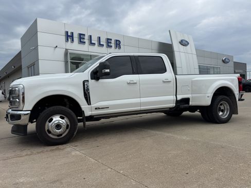 Used 2024 Ford F350 Lariat w/ Lariat Ultimate Package AWD/4WD image 3