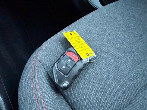 Used 2025 Jeep Wrangler Unlimited Rubicon AWD/4WD image 29