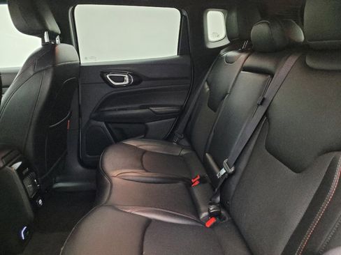 Used 2024 Jeep Compass Trailhawk image 18