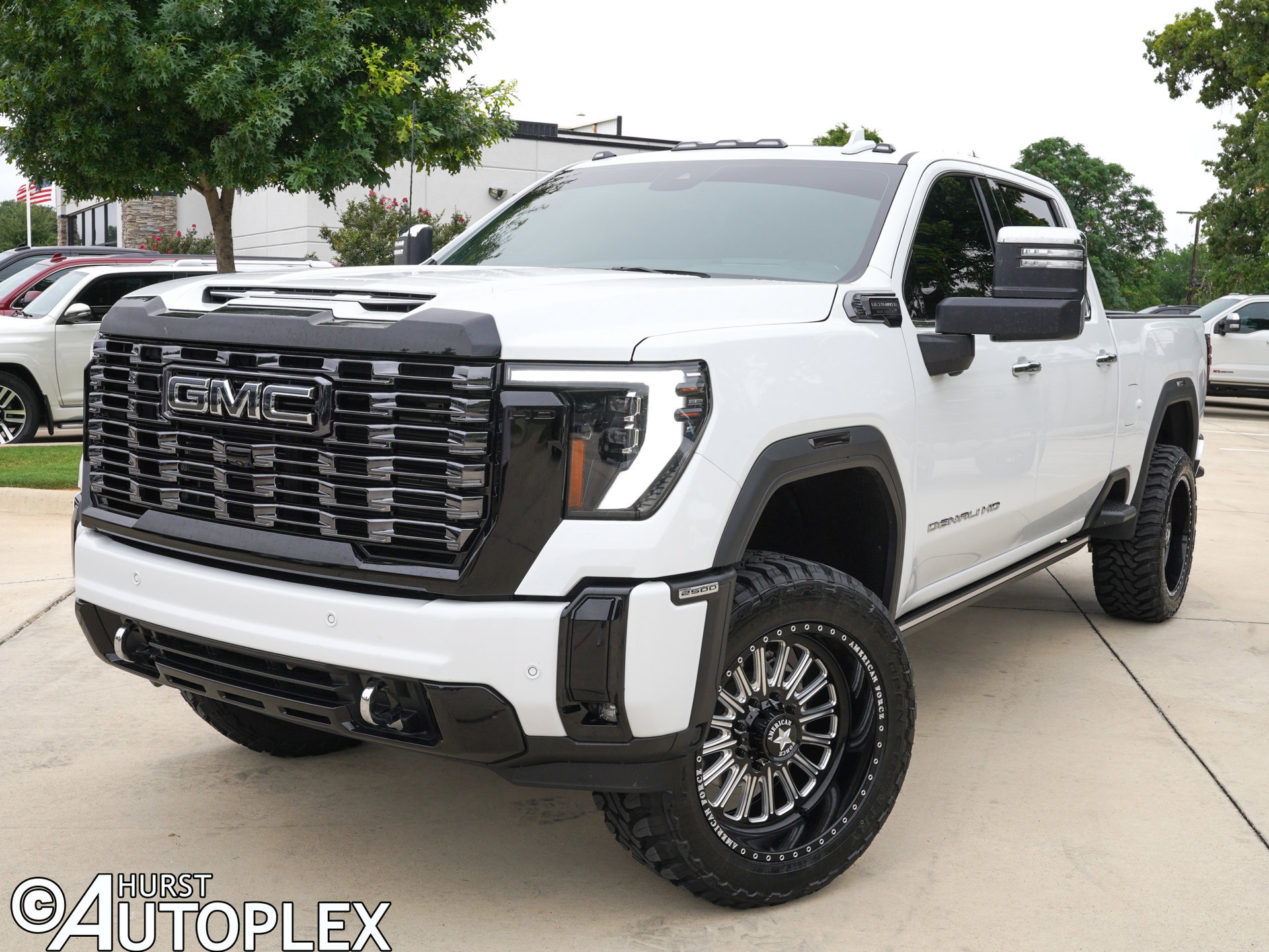 Used 2025 GMC Sierra 2500 Denali Ultimate AWD/4WD image 1