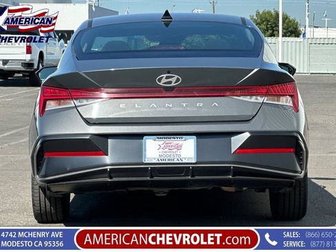 Used 2025 Hyundai Elantra SEL FWD image 5