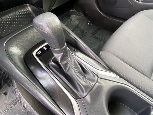 Certified 2025 Toyota Corolla LE image 31