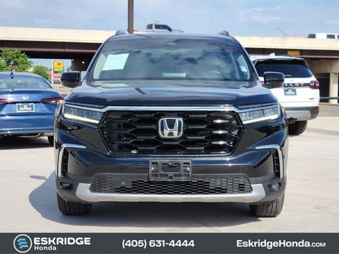 Certified 2025 Honda Pilot Touring image 2