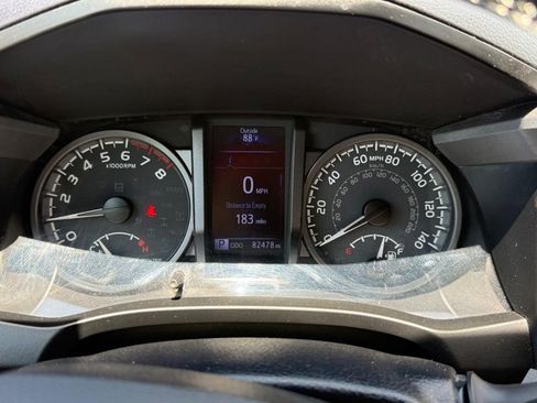 Used 2020 Toyota Tacoma TRD Sport w/ Technology Package AWD/4WD image 28