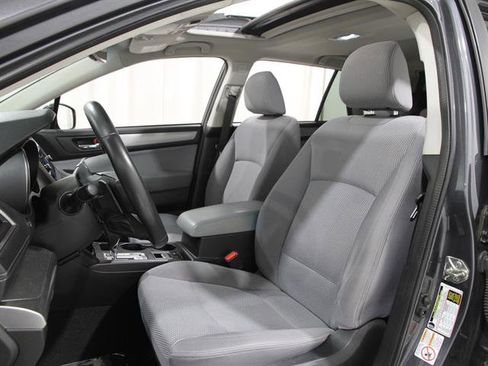 Used 2019 Subaru Outback 2.5i Premium image 5