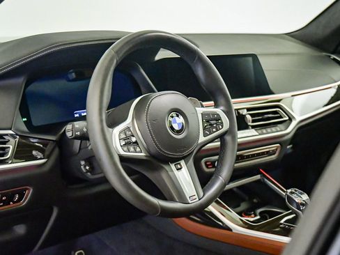 Certified 2021 BMW X7 M50i w/ Dynamic Handling Package image 23