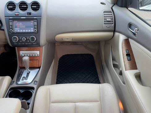Used 2008 Nissan Altima 3.5 SE w/ Technology Pkg image 17